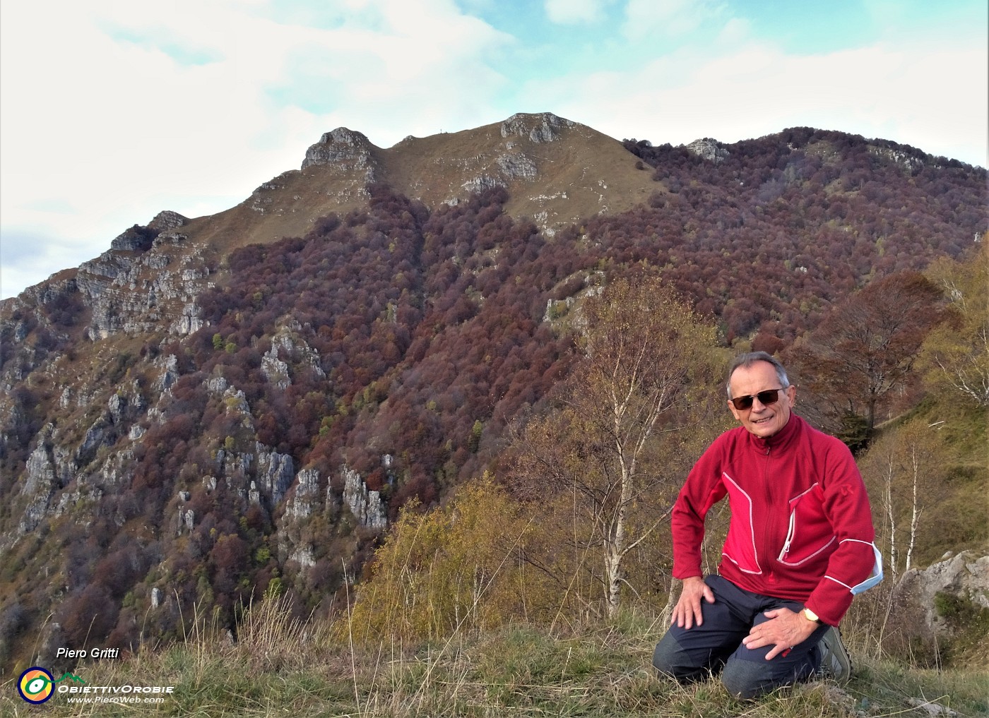 54 Dalla panoramica dorsale vista sul Due Mani .JPG